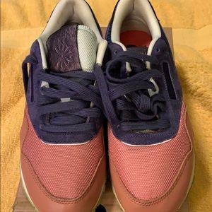 Women’s classic Reebok sneakers